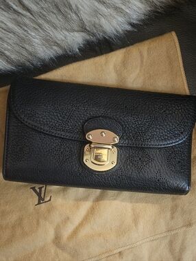 Louis Vuitton Mahina Long Wallet